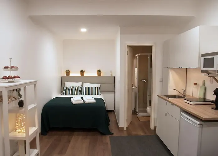 Cozy Alvalade Apartman *
